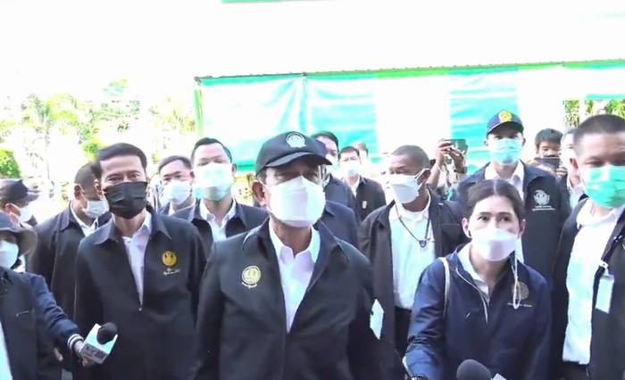 ประยุทธ์ตรวจน้ำท่วม, ไล่ประยุทธ์