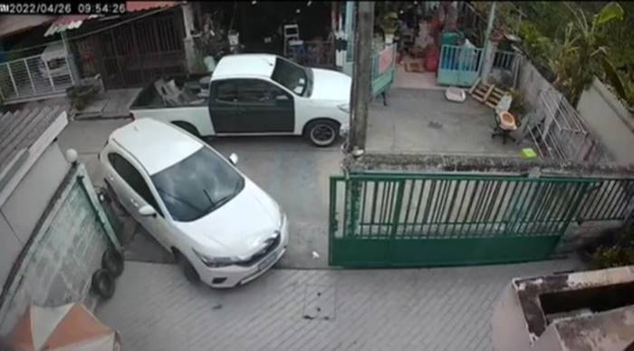 ปัญหาเพื่อนบ้าน, จอดรถขวางหน้าบ้าน