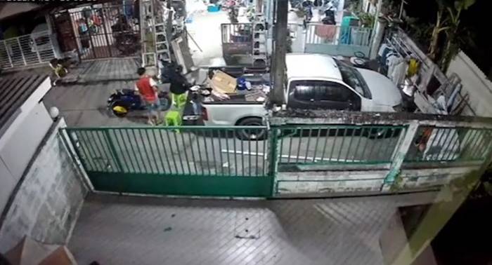 ปัญหาเพื่อนบ้าน, จอดรถขวางหน้าบ้าน