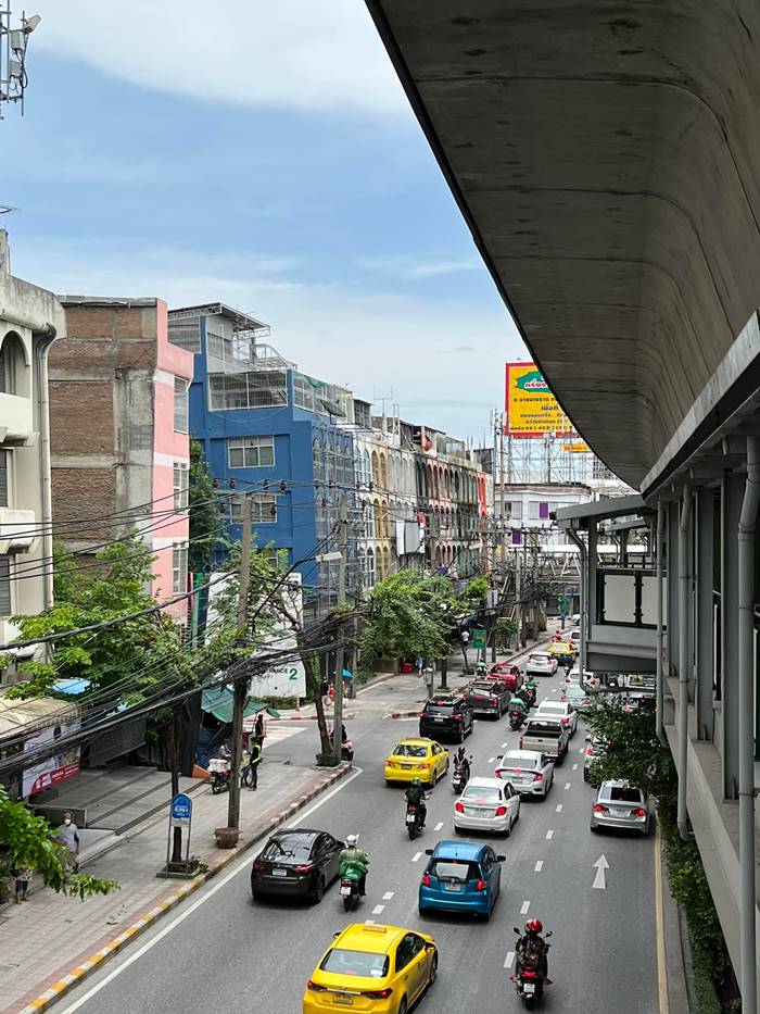 ตึกเอียงสุุขุมวิท