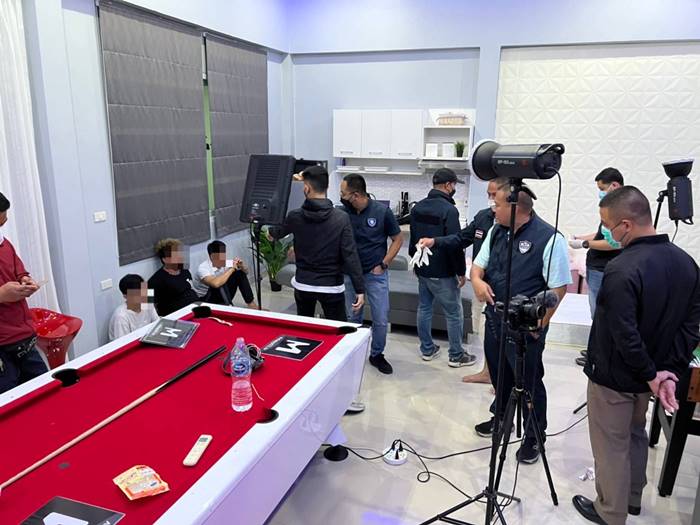 จับกองถ่ายหนังโป๊