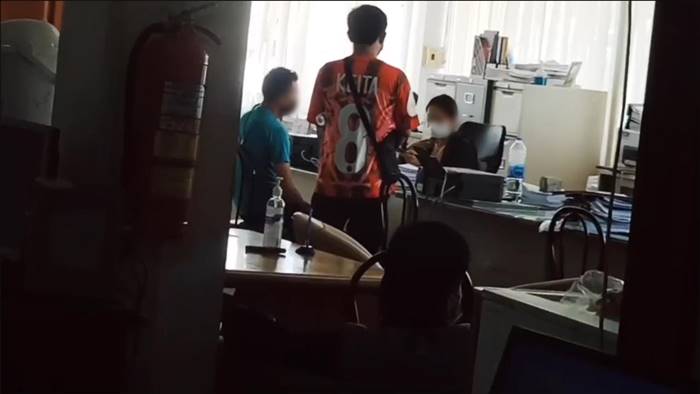 ผัวขับรถทับเมีย