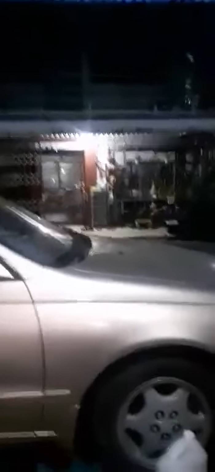 จอดรถขวางหน้าบ้าน, ปัญหาเพื่อนบ้าน