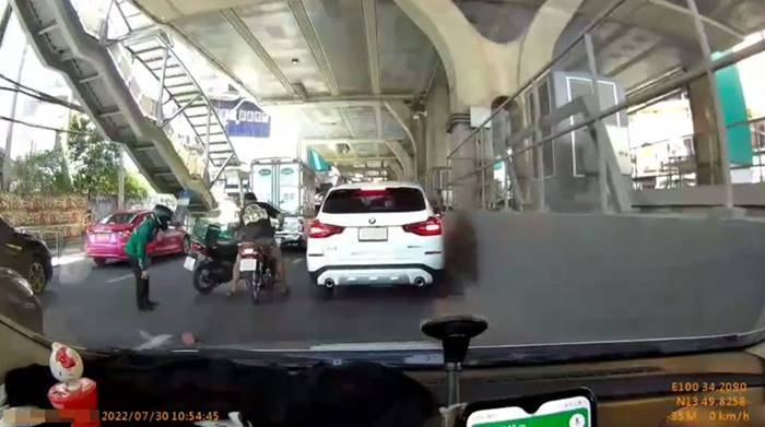 รถชนแกร็บ