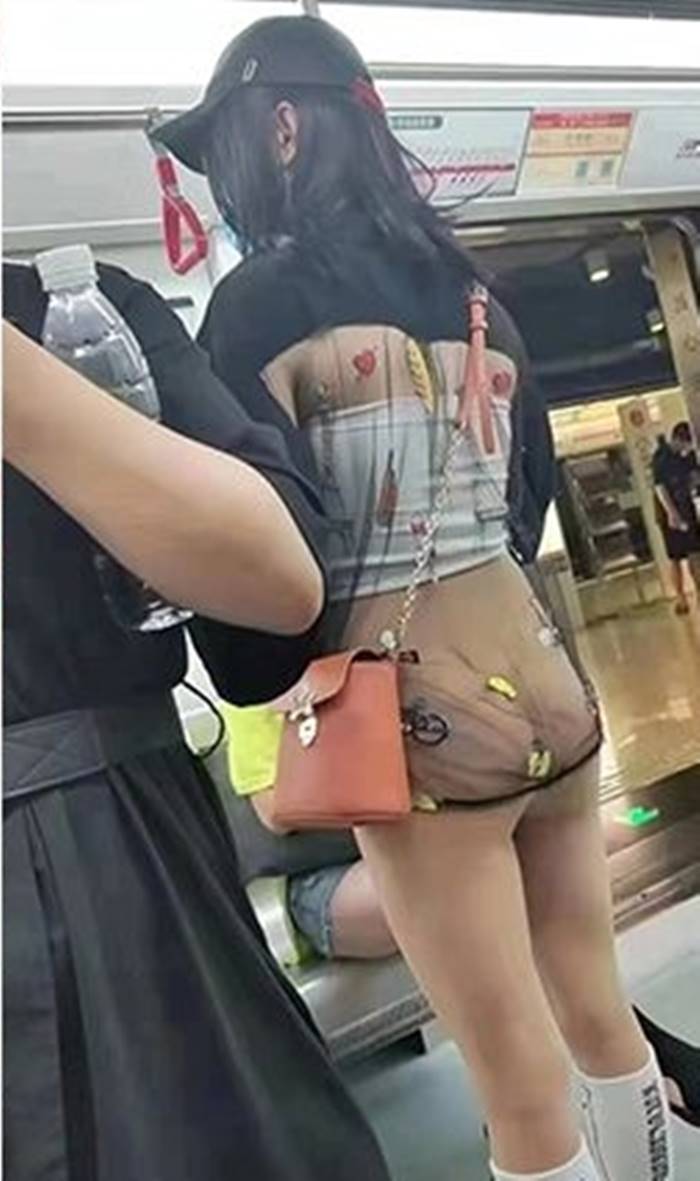 ชุดซีทรู