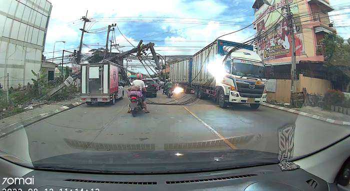 รถพ่วงเกี่ยวสายไฟ