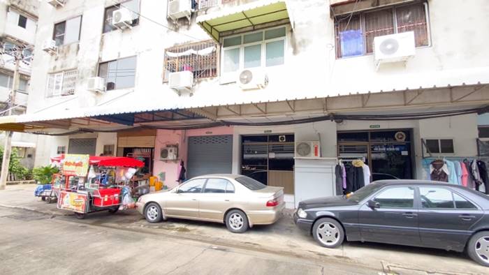 จอดรถขวางหน้าบ้าน, ปัญหาเพื่อนบ้าน