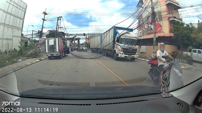 รถพ่วงเกี่ยวสายไฟ