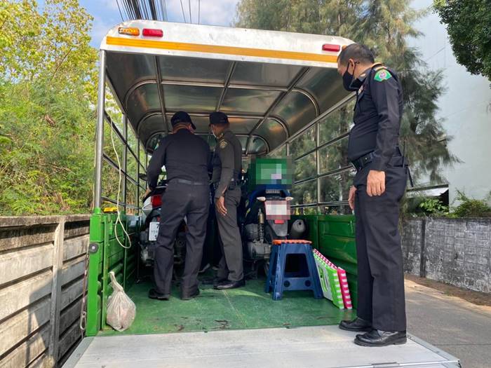  เทศกิจ, ขี่รถบนทางเท้า