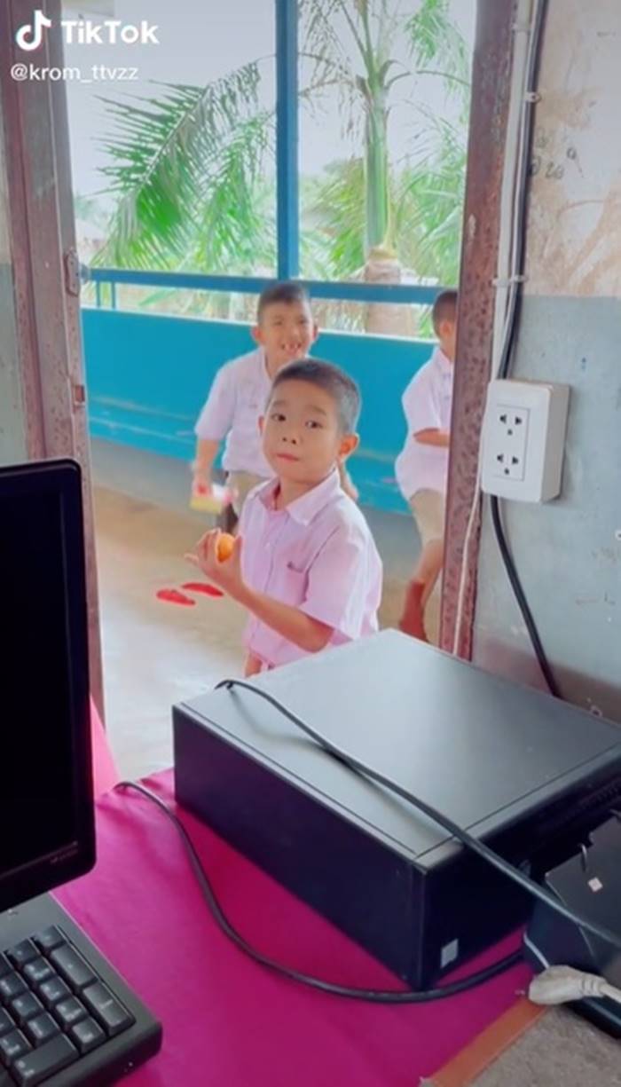 รักต่างวัย, ป.1 จีบ ม.3