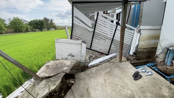 บ้านพัง, บ้านทรุด