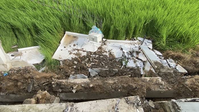 บ้านพัง, บ้านทรุด