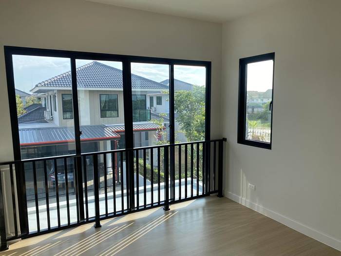 รั้วระเบียงในบ้าน