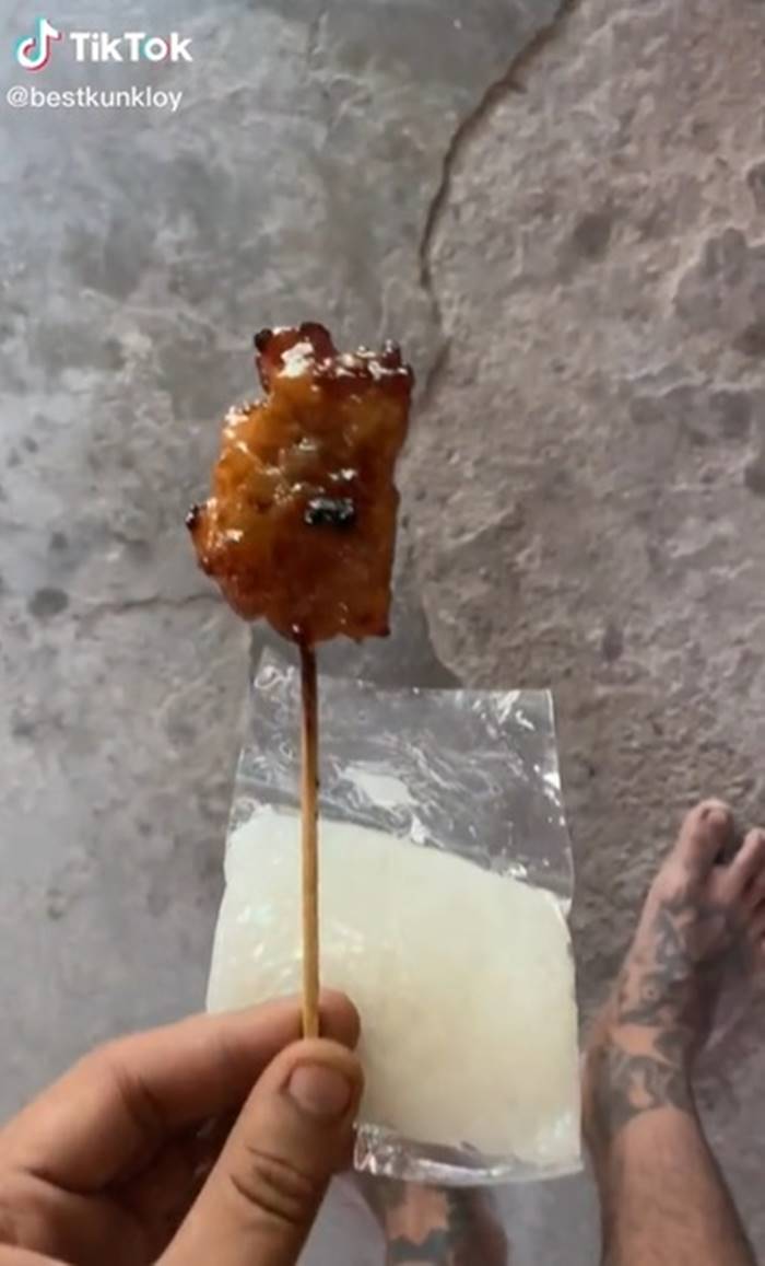 ข้าวเหนียวหมูปิ้ง