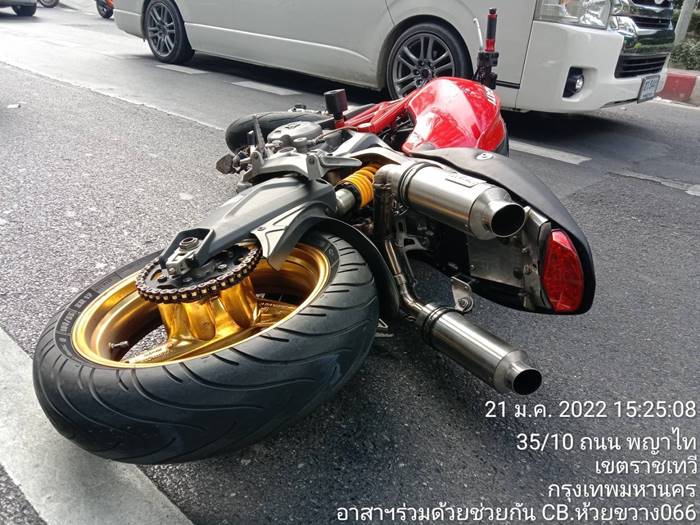 บิ๊กไบค์ชนหมอ