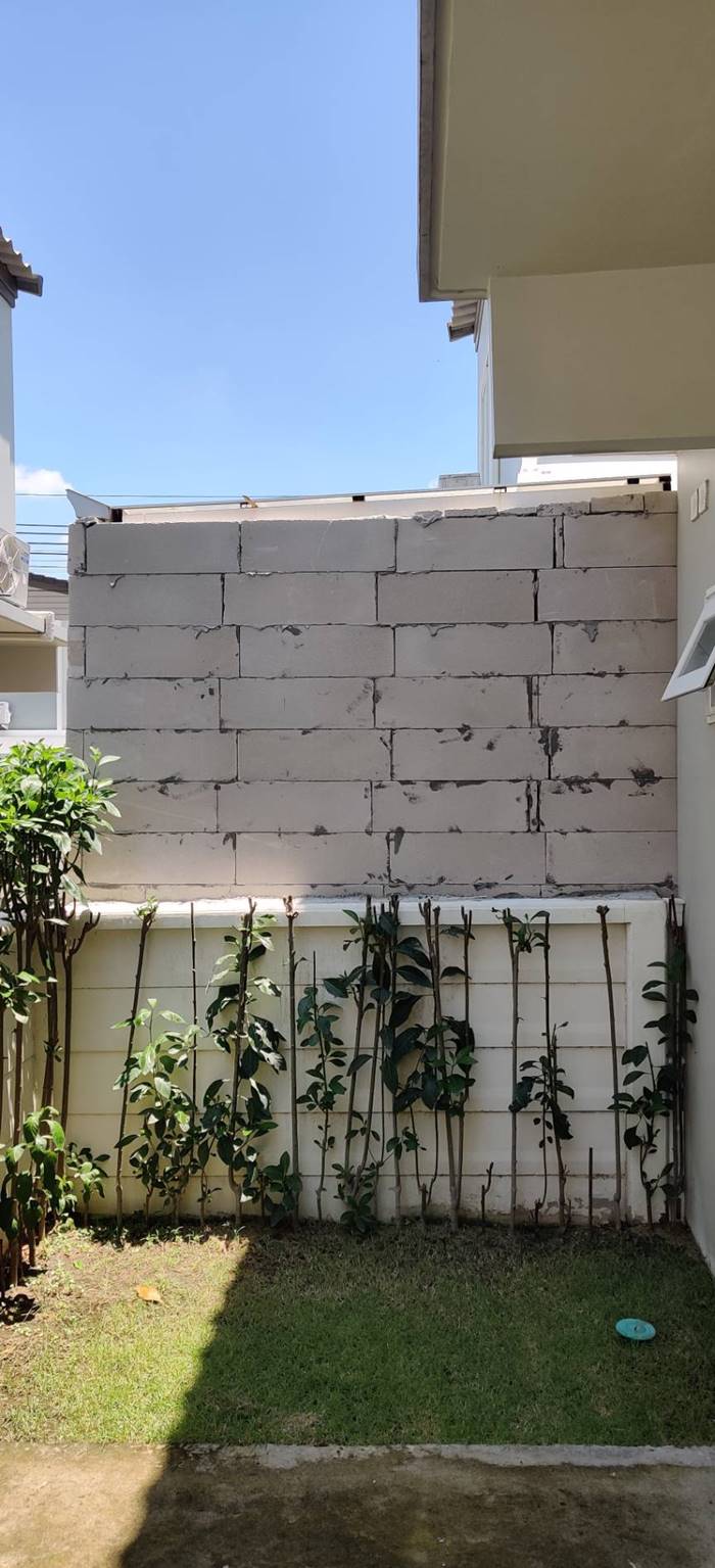 ปัญหาเพื่อนบ้าน, ต่อเติมบ้าน