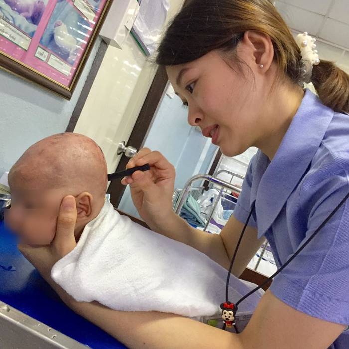 พยาบาลอุ้ม