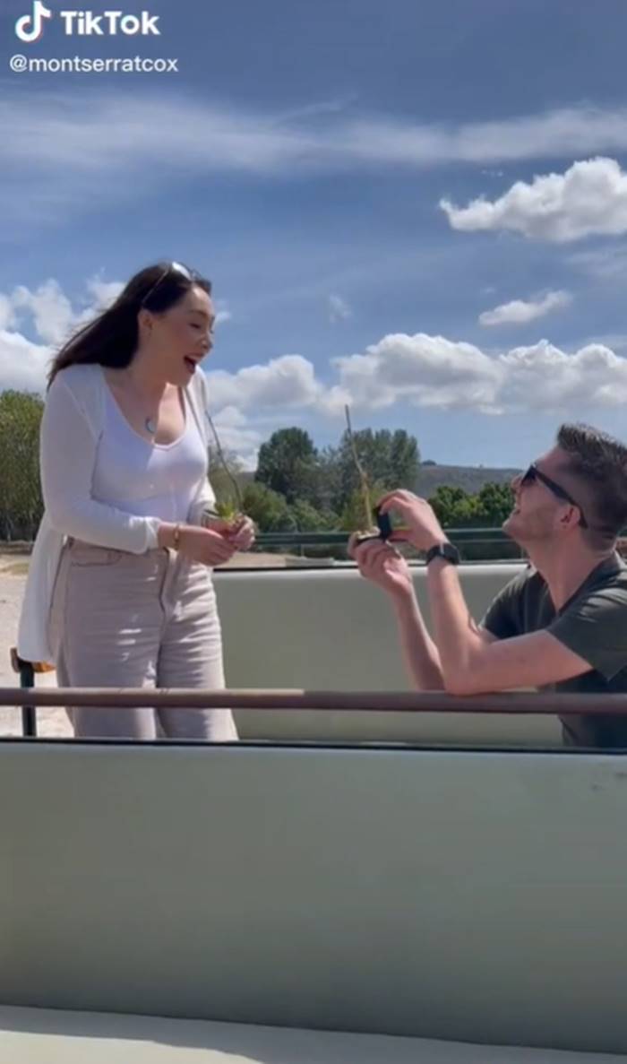 เซอร์ไพรส์ขอแต่งงาน