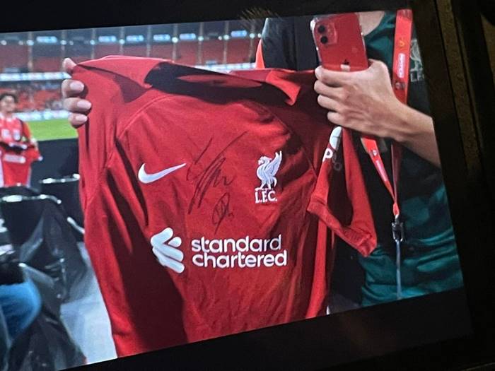 เสื้อลิเวอร์พูล