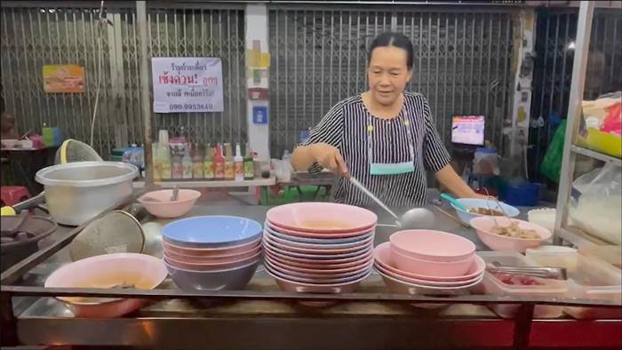  ก๋วยเตี๋ยว ชินวัตร