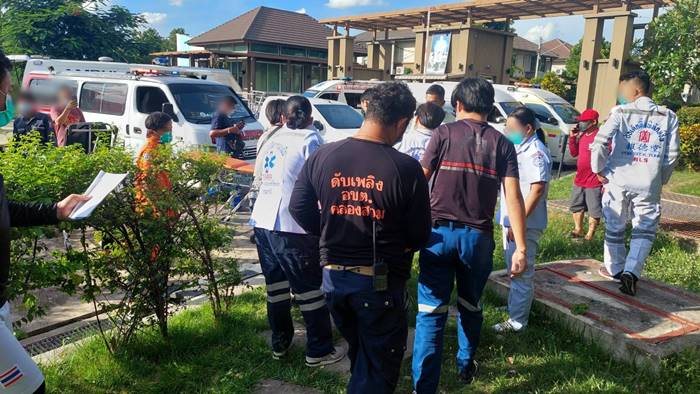 รถนักเรียนตกคลอง