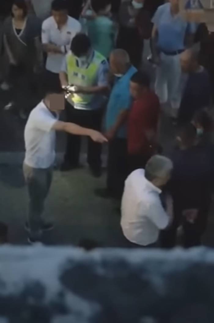  รักสามเส้า