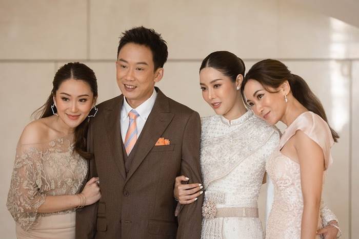 โอ๊ค พานทองแท้ ชินวัตร