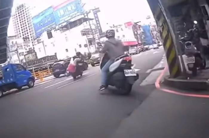 คนตกมอเตอร์ไซค์