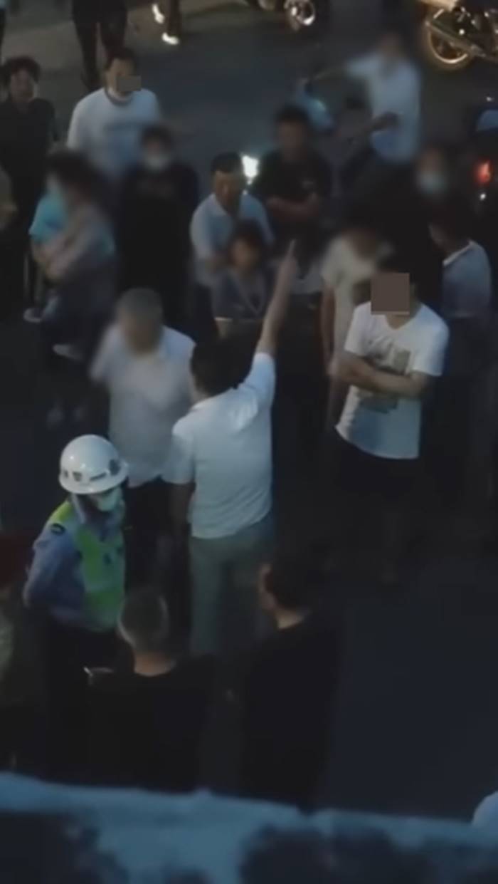  รักสามเส้า