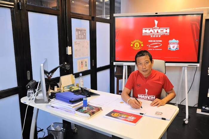 วินิจ เลิศรัตนชัย, แมนยู ลิเวอร์พูล