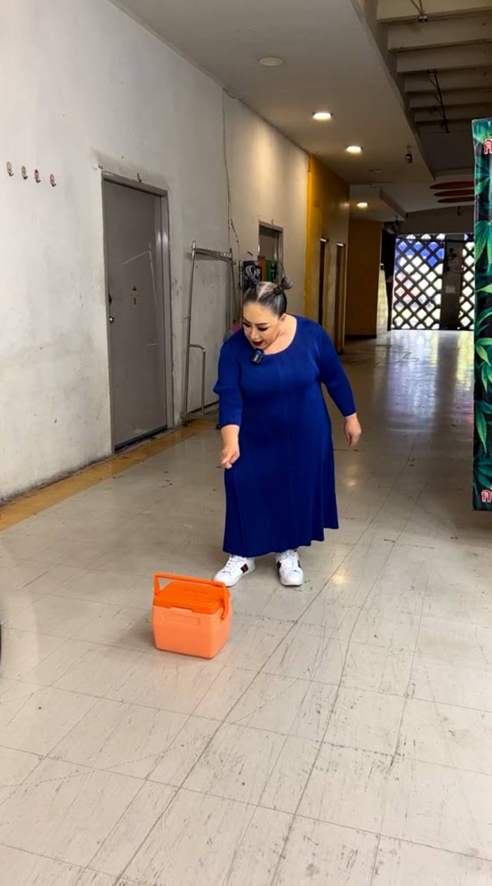 แตงโม นิดา, กระติก