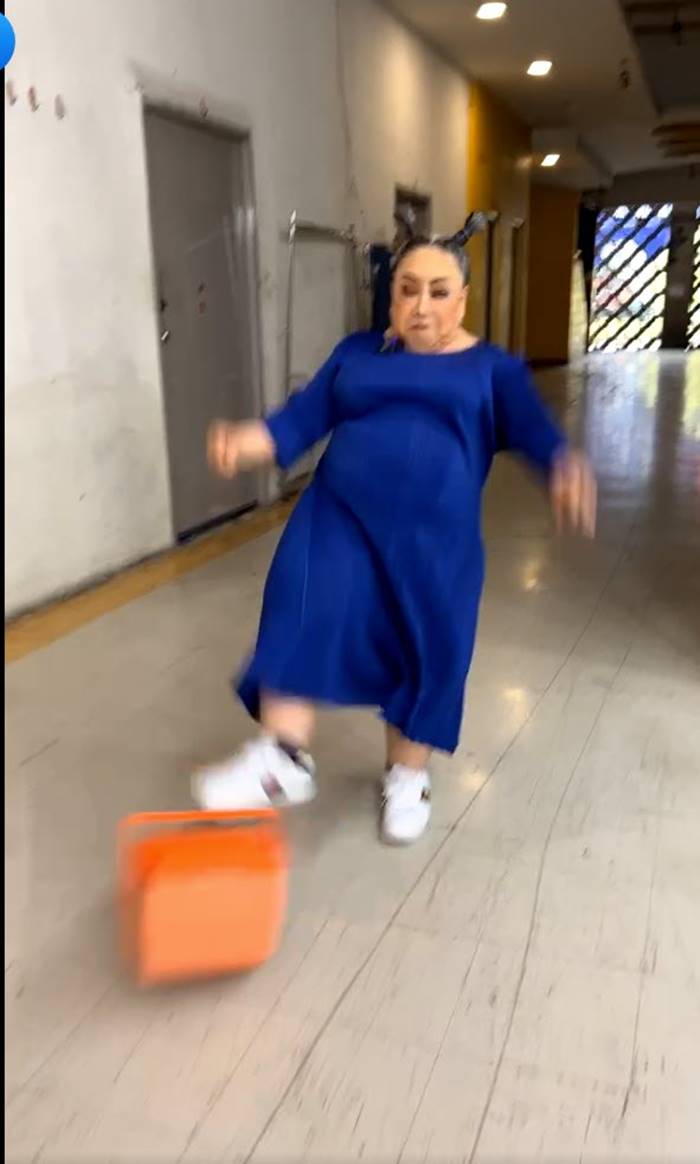 แตงโม นิดา, กระติก