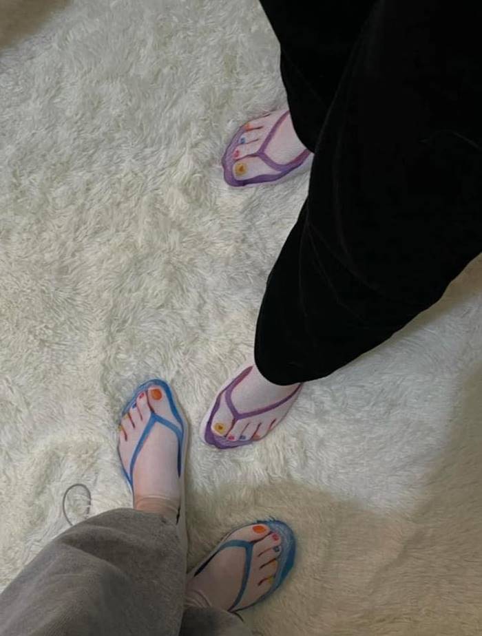 รองเท้าแตะ, ข่าวแปลก