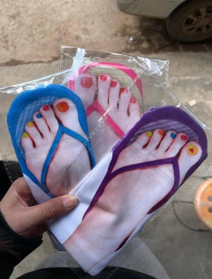 รองเท้าแตะ, ข่าวแปลก