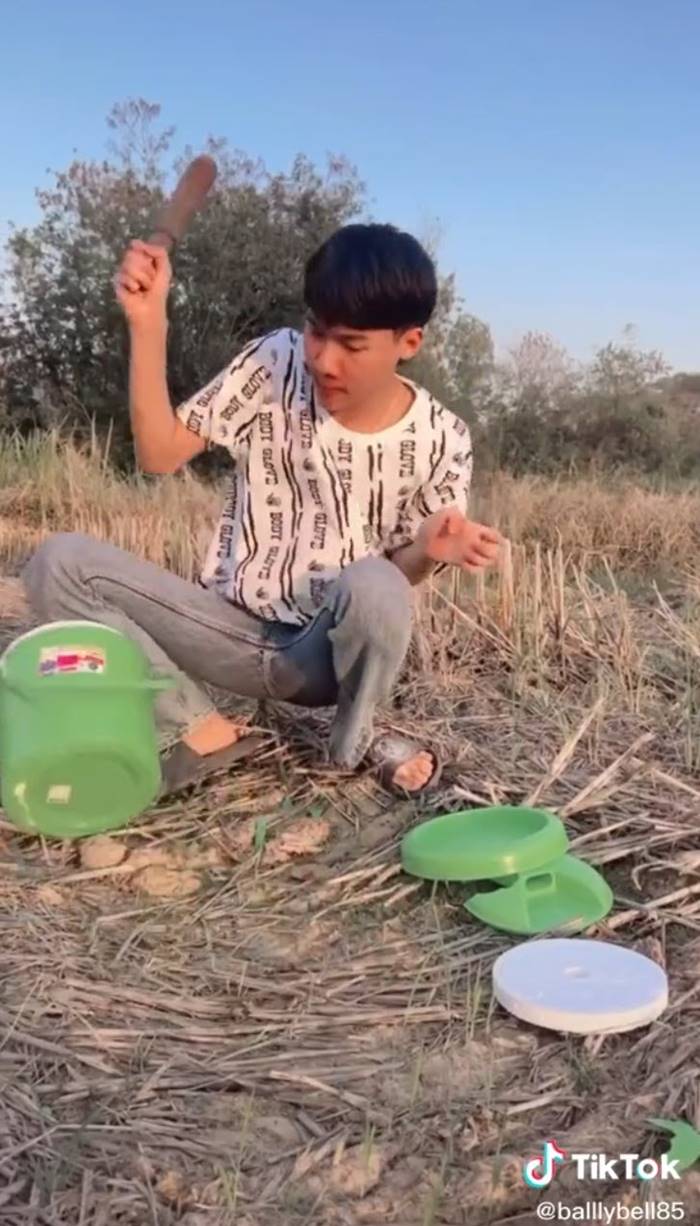 แตงโม นิดา, กระติก