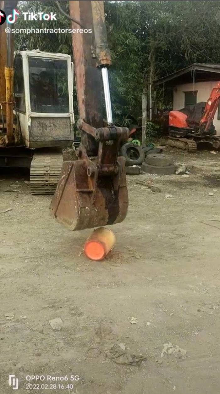 แตงโม นิดา, กระติก