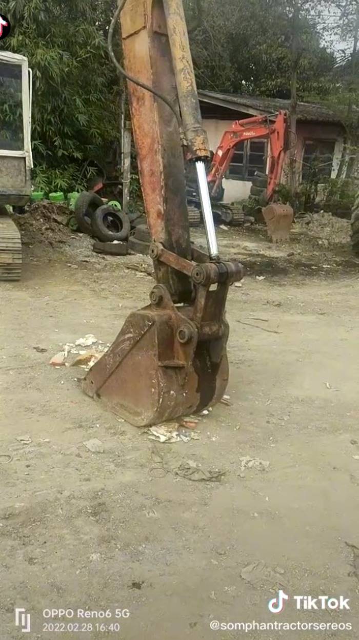 แตงโม นิดา, กระติก