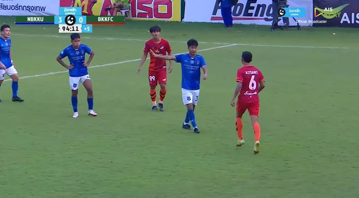 อิศเรศ น้อยใจบุญ, ฟันศอกบางกอกเอฟซี