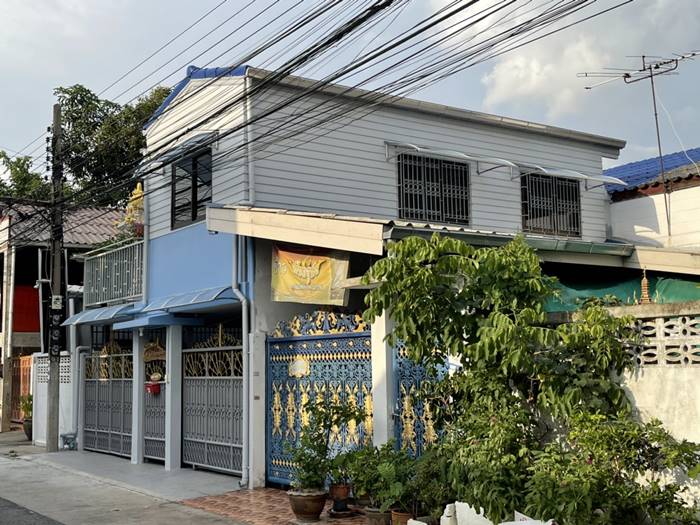 ปัญหาเพื่อนบ้าน, ต่อเติมบ้าน