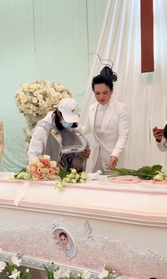  แตงโม นิดา