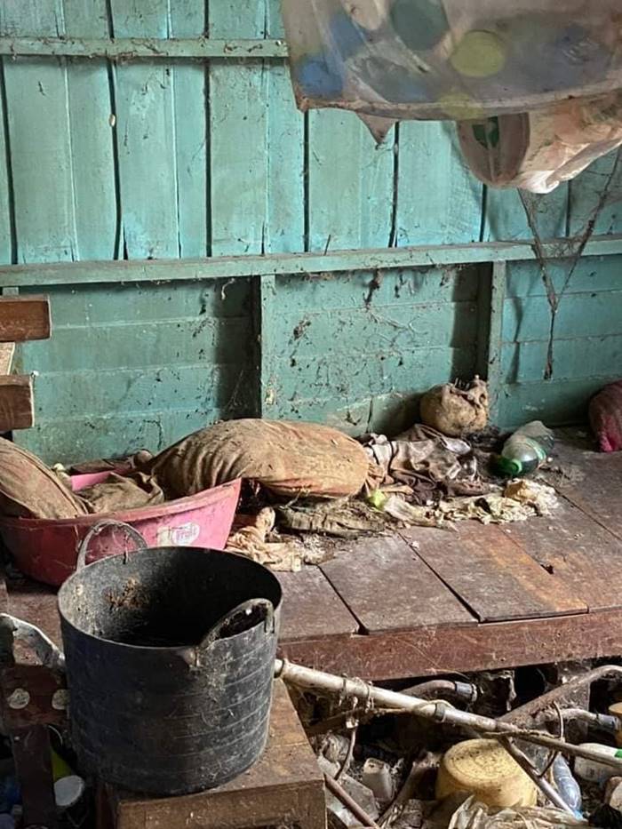 นอนกับศพ