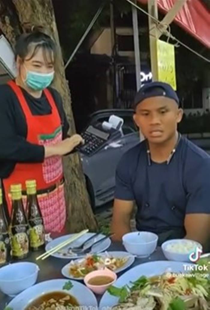 บัวขาว บัญชาเมฆ