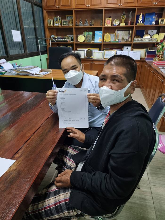 เจ๊กั้ง, น้องฟ้า, นายจ้างโหด