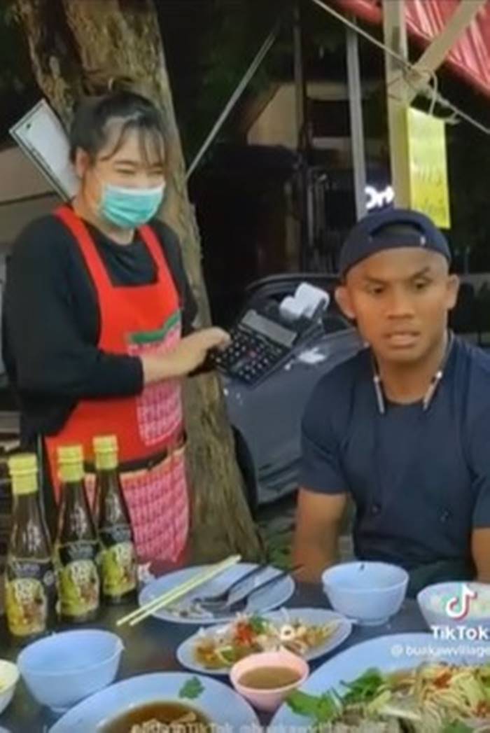 บัวขาว บัญชาเมฆ