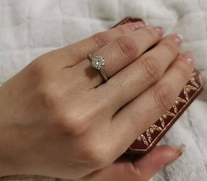 แหวนหมั้น