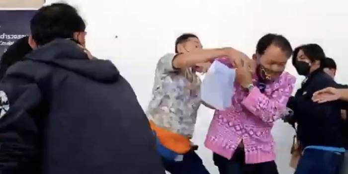 ศรีสุวรรณ จรรยา, ชูวิทย์ กมลวิศิษฎ์