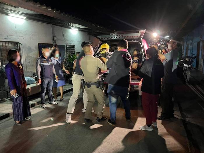 ลุงวี ชายหลังค่อม