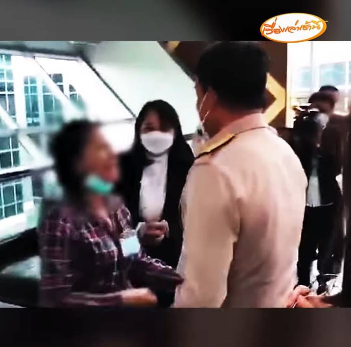ตกท่อระบายน้ำ