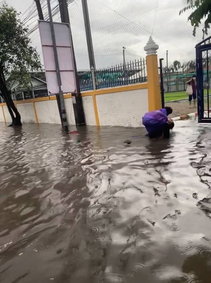 ไฟดูดนักเรียนจมน้ำ