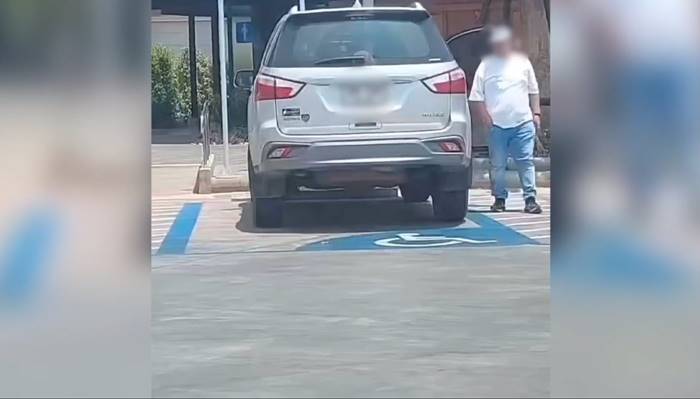 จอดที่คนพิการ